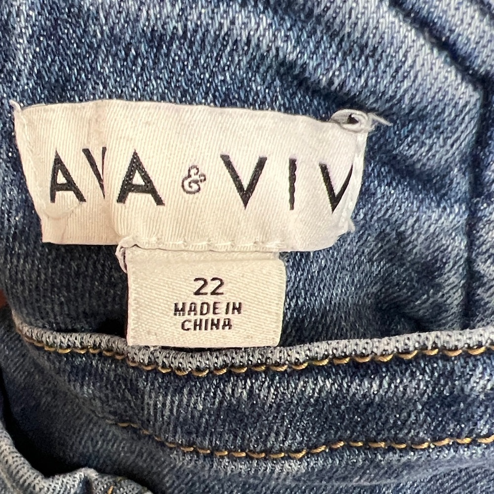 Ava & Viv Medium Blue Denim Short Overalls - Picture 2 of 10